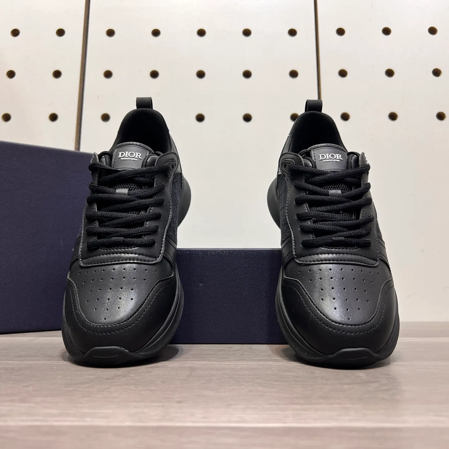 Men's Men's Shoes 💰: 400💰《Dior》The latest and most popular casual shoes, top brand [seduce] luxury~purchase, top~quality. [Strong] The upper is made of imported breathable cowhide with material ➕ breathable sheepskin feet (•) and fine workmanship. Original stylish and stylish soft rubber wear-resistant foreskin outsole, light and comfortable on the foot, size: 38-44, (customized 45, 46), five colors available